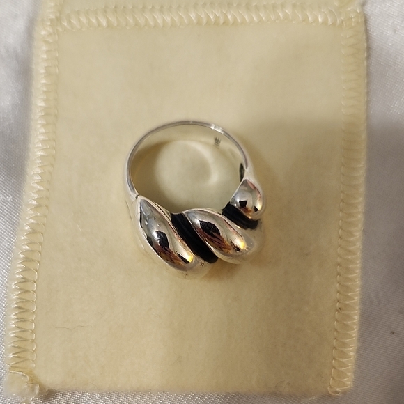James Avery Sisterhood Ring Size 9 - Picture 4 of 5